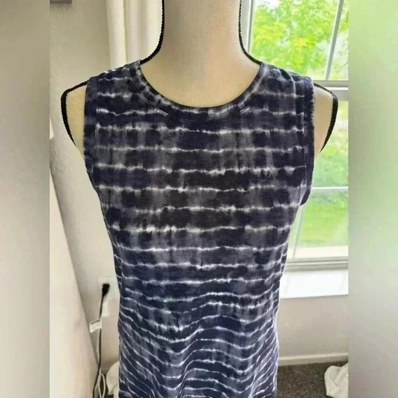 Athleta Breezy Tank - Picture 4 of 8